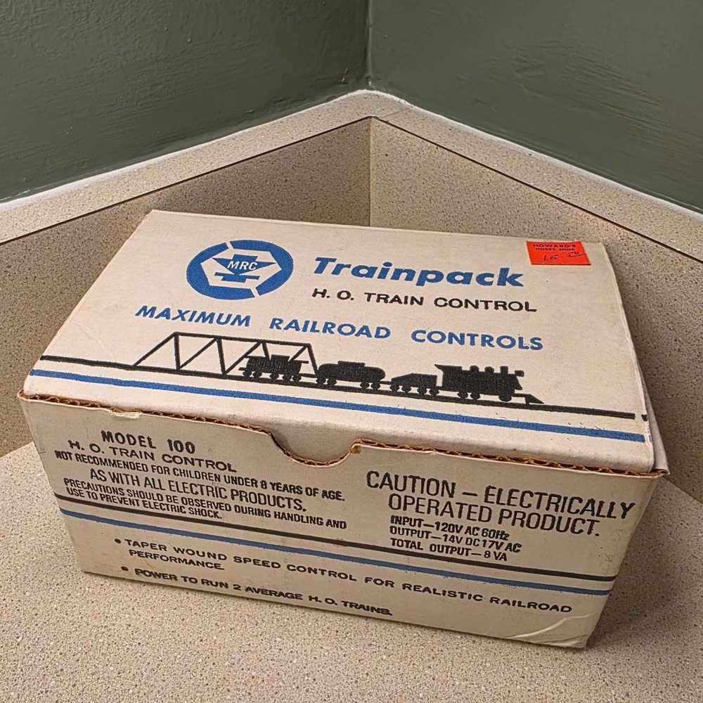 MRC Trainpack Model 100 HO Scale Gold Train Control Power Pack Vintage USA